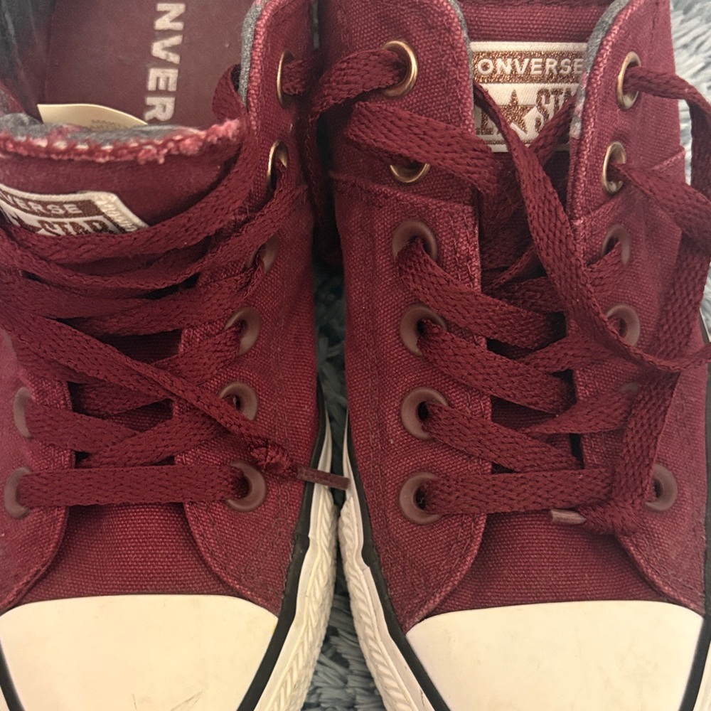 Converse Woman Maroon Sneakers - Picture 10 of 11